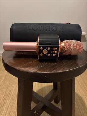 Bonnok Rose Gold Wireless Bluetooth Karaoke Microphone with Speaker